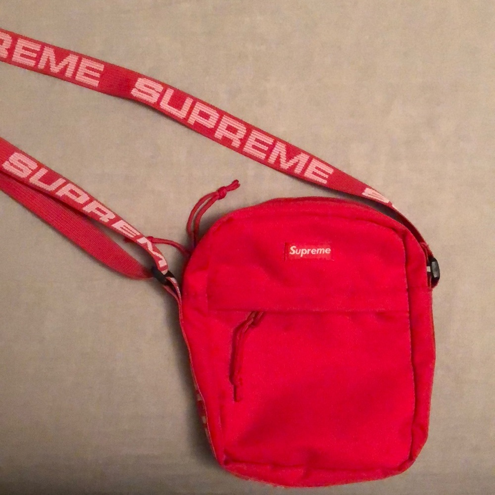 Brand new Supreme messenger bag